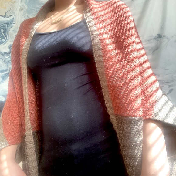Warm colored Cardigan Wrap - Picture 2 of 3
